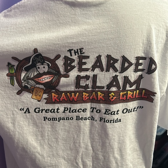 Bearded Clam Tee - Picture 6 of 7